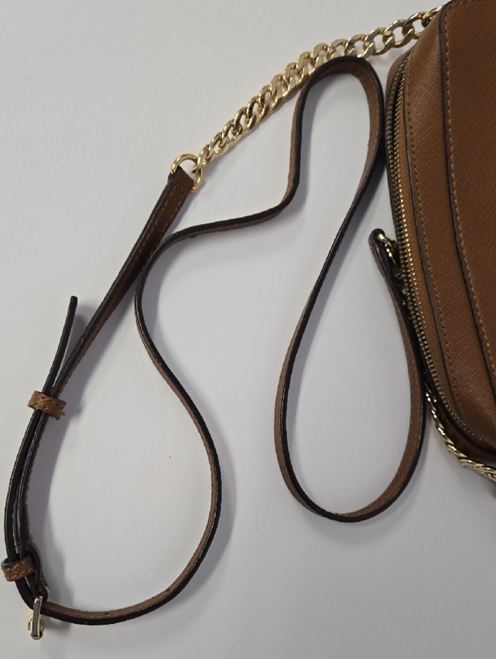 Michael Kors Brown Saffiano Leather Crossbody w/Gold Chain EUC 8.5"x5"x2" - Picture 13 of 14